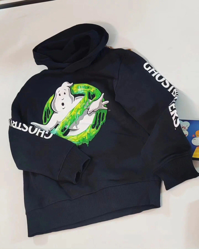 هودی کلاه دار پسرانه برند اچ اند ام h&m رنگ مشکی طرح Ghostbusters