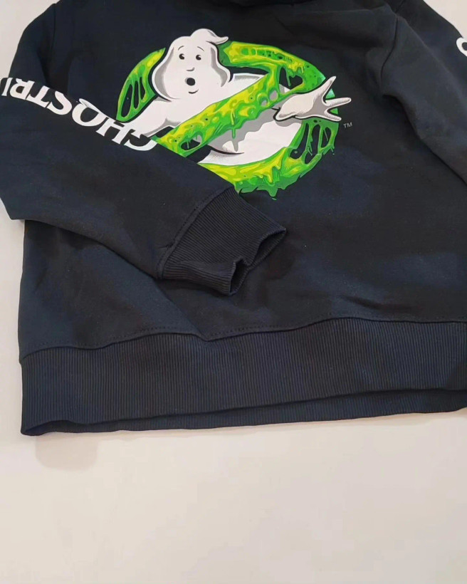 هودی کلاه دار پسرانه برند اچ اند ام h&m رنگ مشکی طرح Ghostbusters
