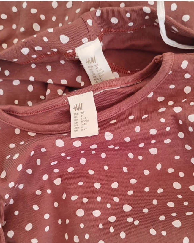 ست بلوز آستین بلند و شلوار راحتی دخترانه برند اچ اند ام h&m طرح توپ توپی رنگ نارنجی قهوه ای(قواره کوچک)